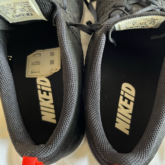 👟👌🏼💕Excellent Condition Nike Sneakers in black and reddish coral - Picture 9 of 9